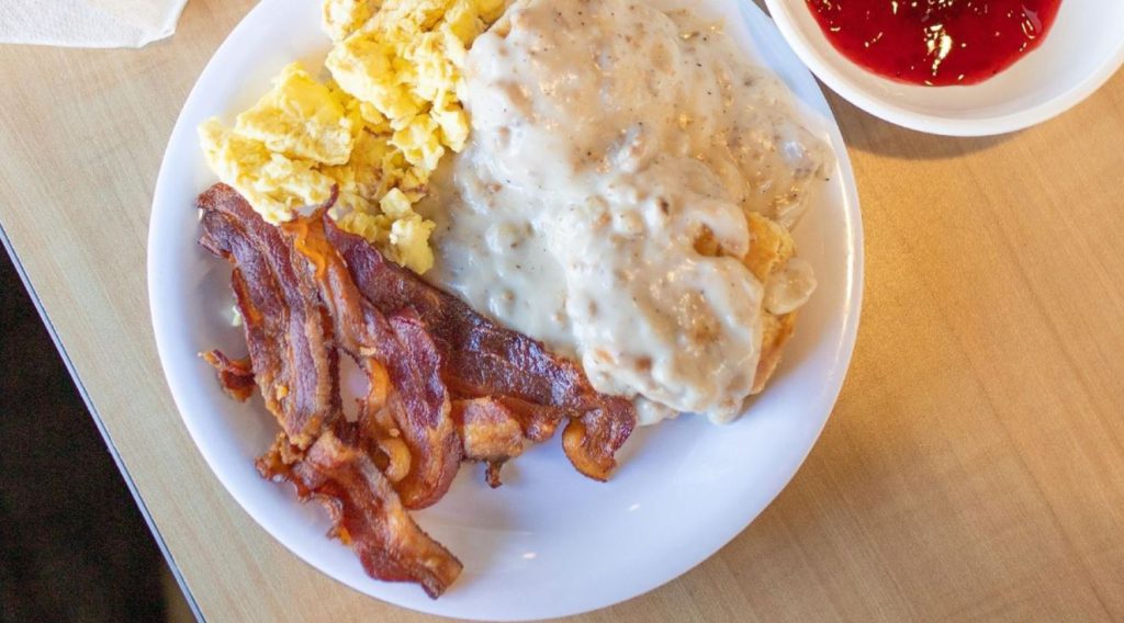 How much does Golden Corral breakfast cost?